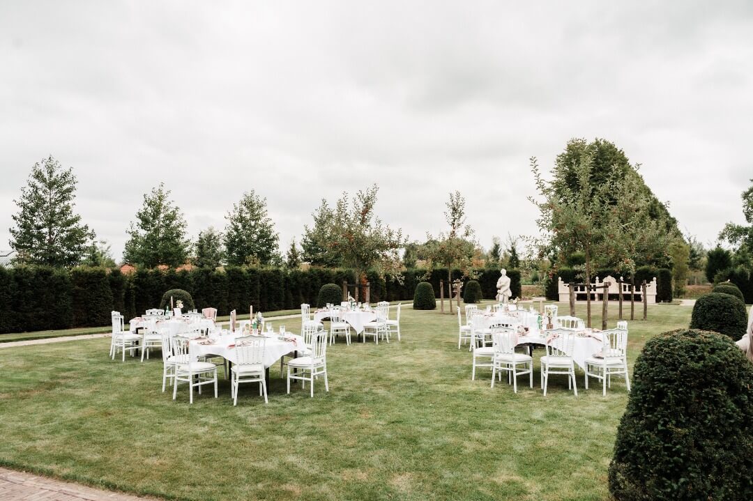 setting-formele-tuin-ronde-tafels
